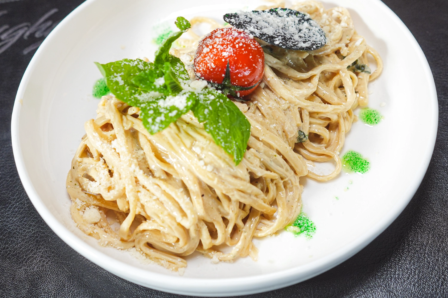 PESTO SOSLU LINGUINE